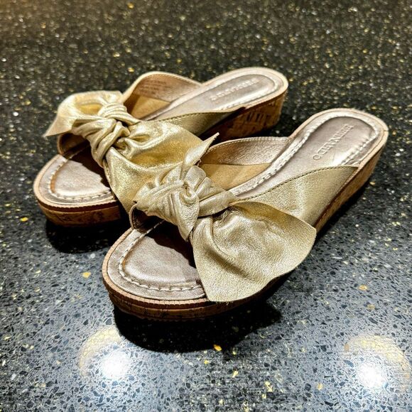 Bernardo by Anthropologie Petra Bow Slide Gold Metallic Sandals. Size 8. - Picture 1 of 8